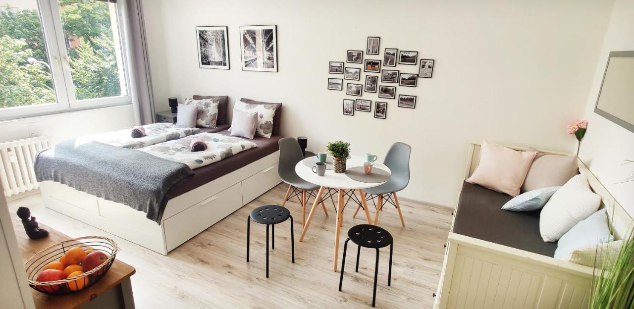 King Size Sunny Home 19 Minutes To Center Prag Exterior foto