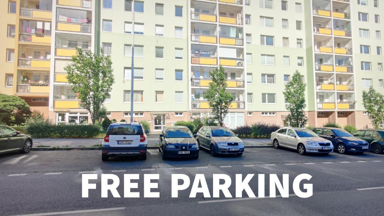 King Size Sunny Home 19 Minutes To Center Prag Exterior foto